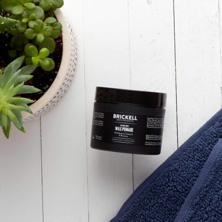 Brickell - Pomada de cera flexible para hombre, natural y orgánica, sin irritación, brillo natural, 2 onzas, perfumada